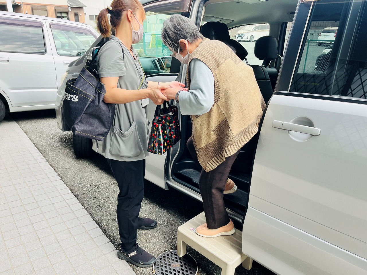 姫路城東町五軒邸送り迎え